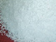 干冰清洗用3mm顆粒干冰--汽車發(fā)動機積碳清洗，摸具清洗